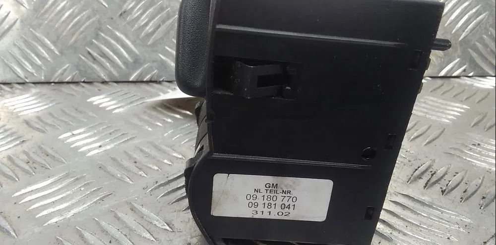 Commande eclairage Opel ASTRA G Break (T98) 2.2 dti (f35) (2002-2004) occasion — photo 3