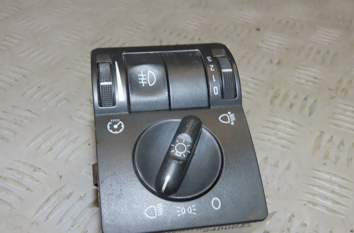 Commande eclairage Opel COMBO Tour 1.7 dti 16v (2001-2004) occasion — photo 4