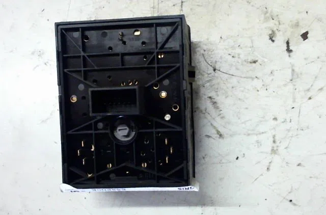 Commande eclairage OPEL CORSA 2001 occasion — photo 2
