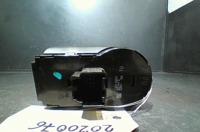 Commande eclairage Opel CORSA D (S07) 1.4 (l08, l68) (2006-2014) 3 portes occasion — photo 2
