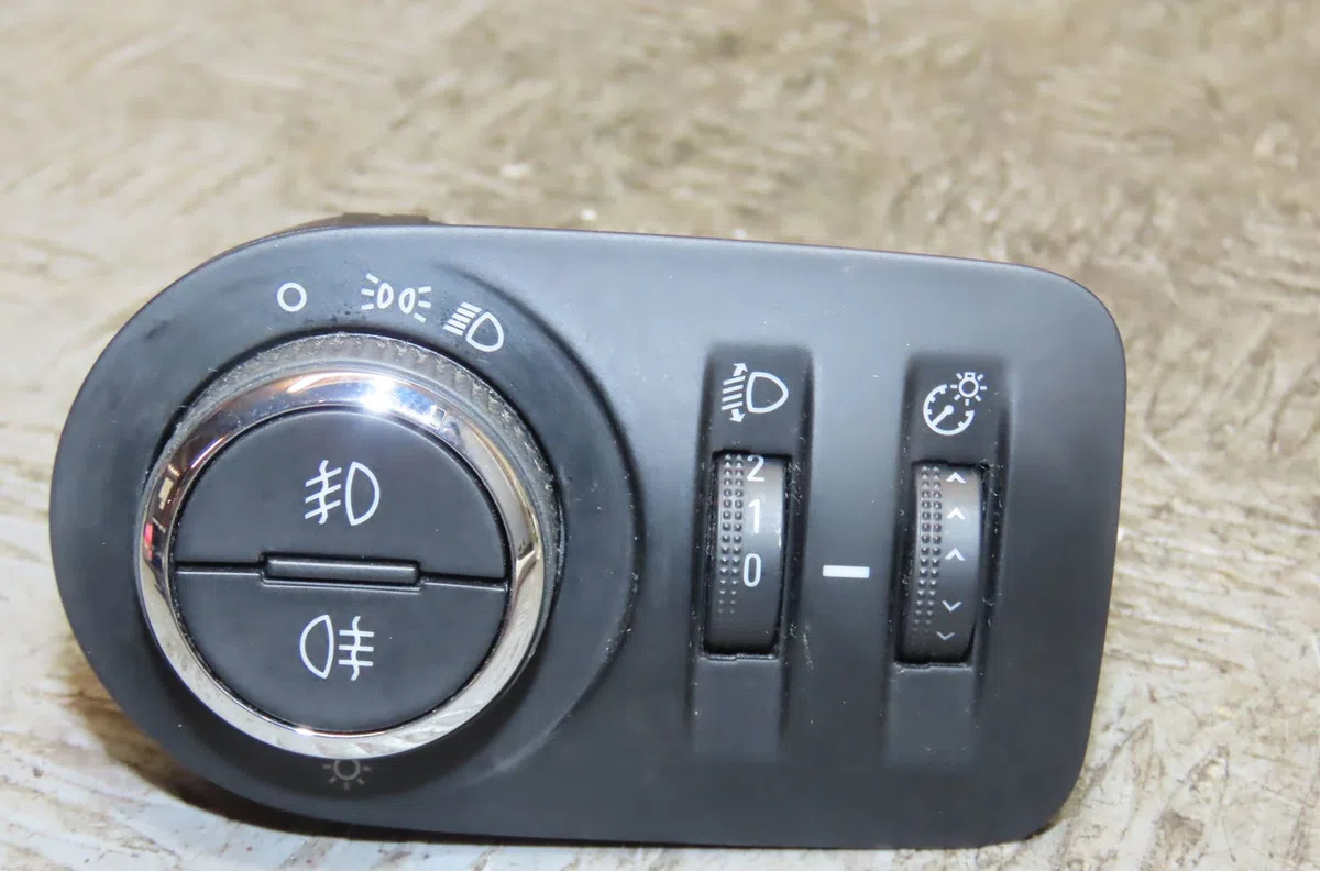 Commande eclairage Opel CORSA E (X15) 1.4 turbo (08, 68) (2014-2019) occasion — photo 3