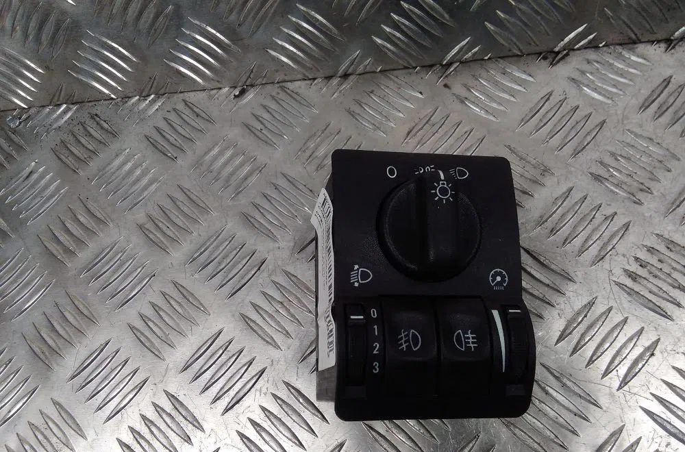 Commande eclairage Opel ZAFIRA A Monospace (T98) 2.0 dti 16v (f75) (2000-2005) 5 portes occasion — photo 2
