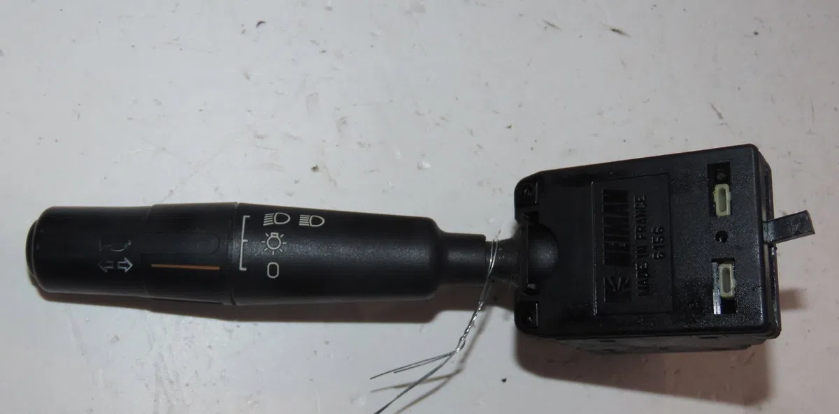 Commande eclairage Peugeot 106 I (1A, 1C) 1.5 d (1994-1996) occasion — photo 4