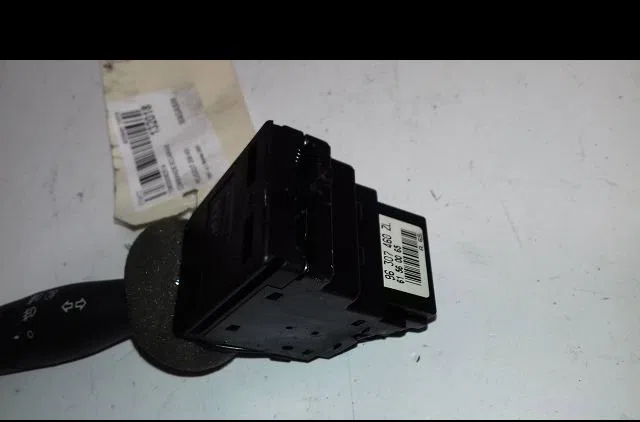 Commande eclairage Peugeot 206 3-5 portes (2A-C) 2.0 hdi 90 (1999-2009) 5 portes occasion — photo 3