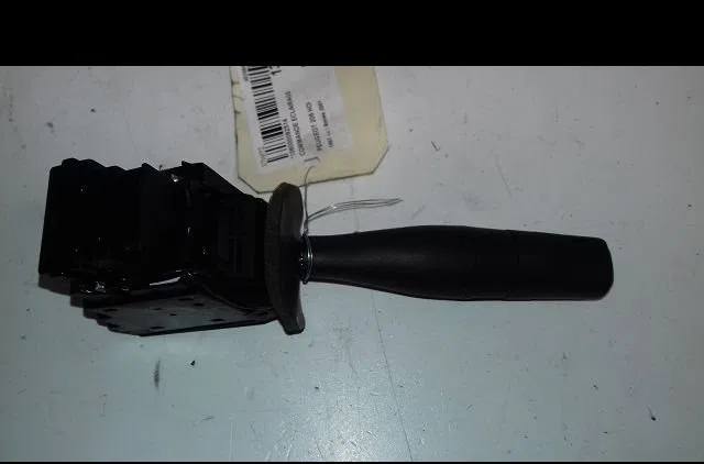 Commande eclairage Peugeot 206 3-5 portes (2A-C) 2.0 hdi 90 (1999-2009) 5 portes occasion — photo 4