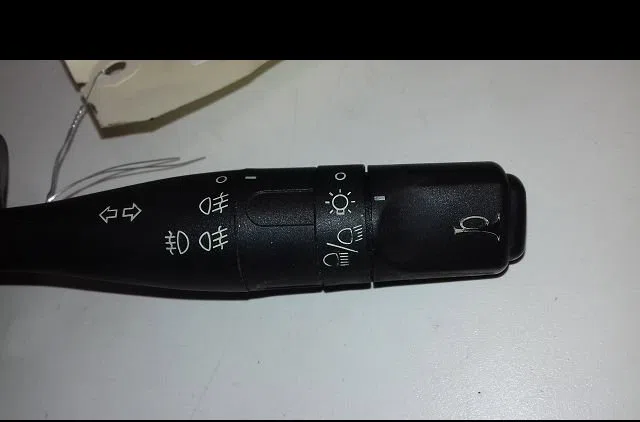 Commande eclairage Peugeot 306 Break (7E, N3, N5) 1.9 d (1998-2002) occasion — photo 2