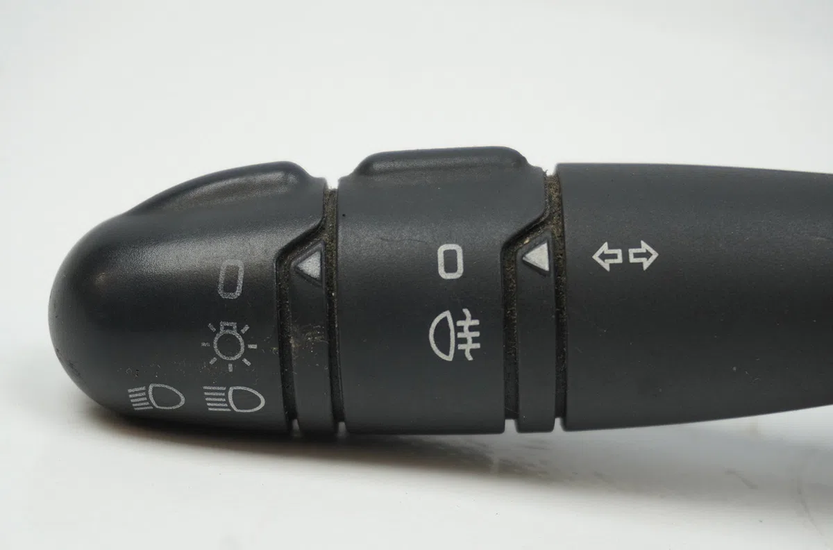 Commande eclairage Renault CLIO II (BB_, CB_) 1.5 dci (b-cb07) (2001-2009) 3 portes occasion — photo 2