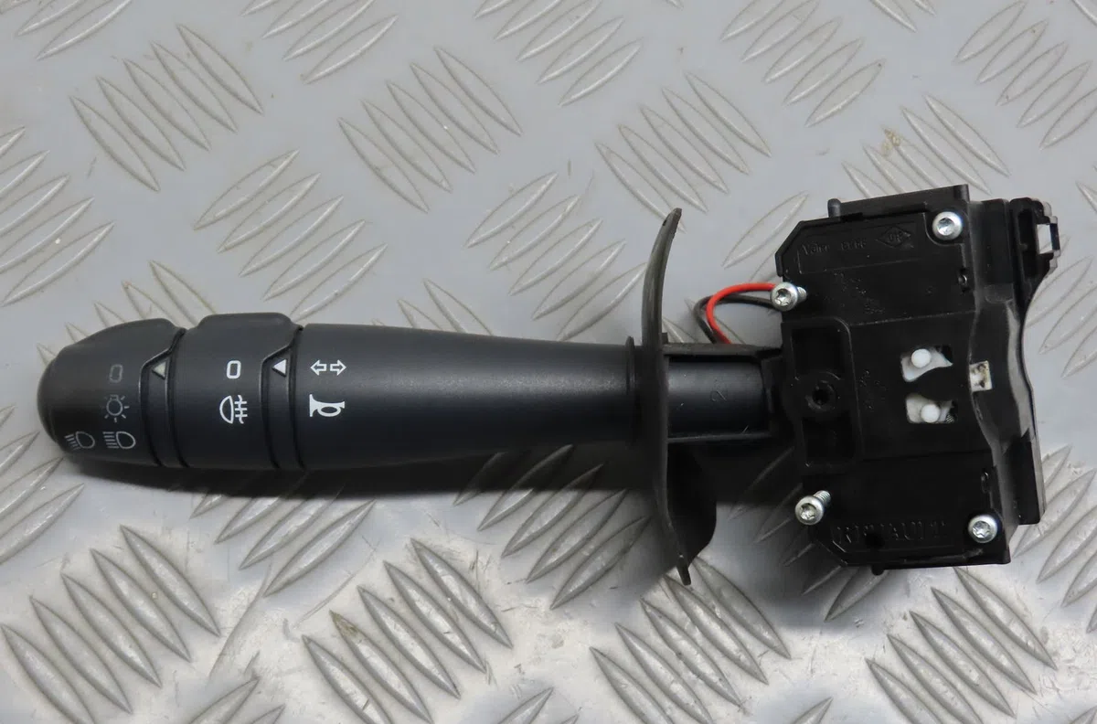 Commande eclairage Renault CLIO II Camionnette - 3-5 portes (SB0-1-2_) 1.9 d (sb0r) (1999-2000) occasion — photo 4