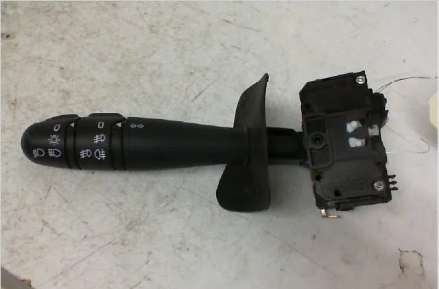 Commande eclairage RENAULT CLIO II Phase 2 06-2001--07-2006 1.5 DCI 65ch occasion — photo 3