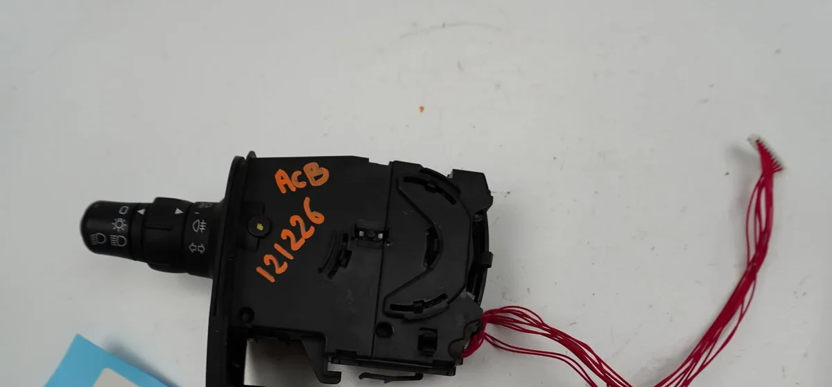 Commande eclairage Renault CLIO III (BR0-1, CR0-1) 1.2 16v (br02, br0j, br11, cr02, cr0j, cr11) (2005-2014) 5 portes occasion
