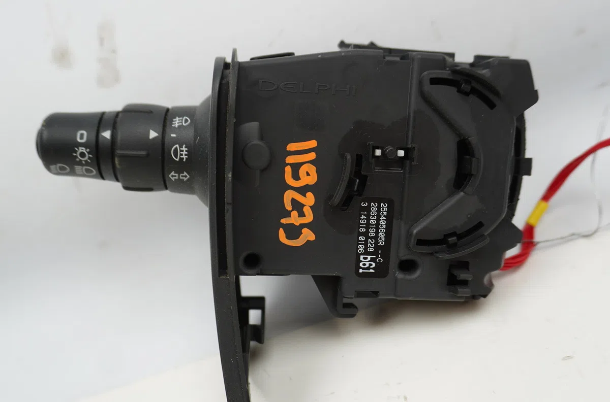 Commande eclairage Renault CLIO III (BR0-1, CR0-1) 1.4 16v (2005-2012) occasion — photo 2