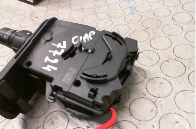 Commande eclairage Renault CLIO III Grandtour (KR0-1_) 1.2 16v (kr02, kr0j) (2008-2014) occasion — photo 3