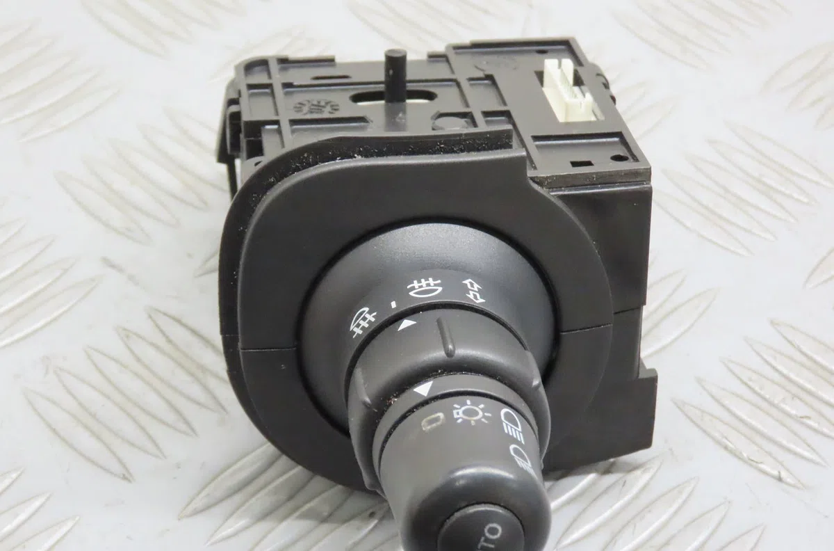 Commande eclairage Renault SCÉNIC II (JM0-1_) 2.0 dci (jm1k) (2005-2008) occasion — photo 3