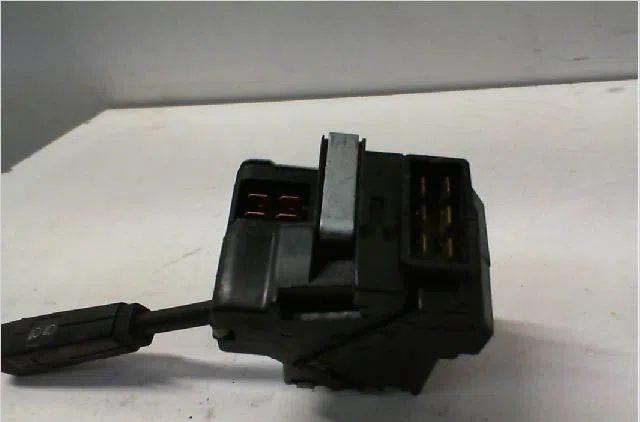 Commande eclairage RENAULT SUPER 5 Phase 1 10-1984--12-1996 FIVE D occasion — photo 2