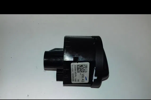 Commande eclairage Seat IBIZA IV (6J5, 6P1) 1.0 (2015-2017) occasion — photo 3
