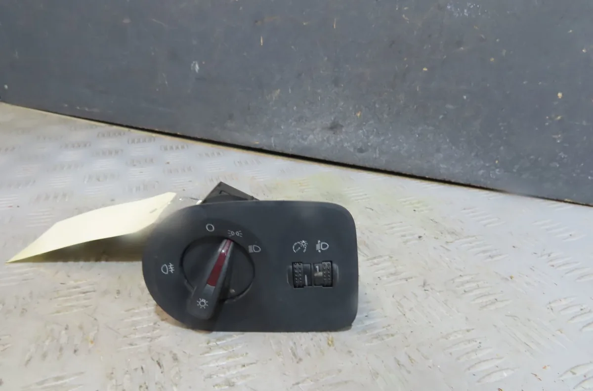 Commande eclairage Seat IBIZA IV (6J5, 6P1) 1.2 (2009-2011) occasion