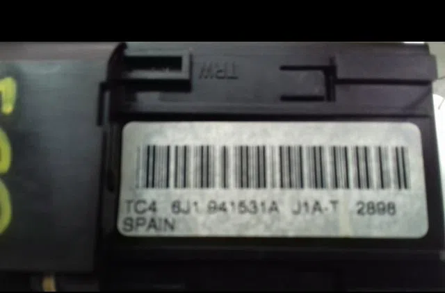 Commande eclairage Seat IBIZA IV (6J5, 6P1) 1.6 (2008-2012) occasion — photo 2