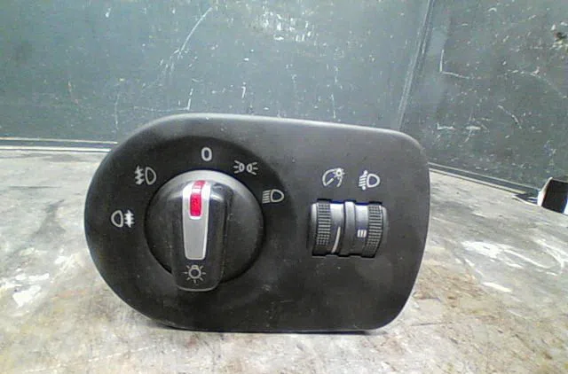 Commande eclairage Seat LEON (1P1) 1.9 tdi (2005-2010) 5 portes occasion — photo 2