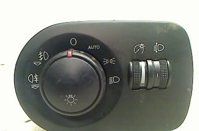 Commande eclairage Seat LEON (1P1) 2.0 tdi 16v (2005-2012) occasion — photo 3