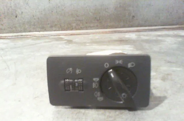 Commande eclairage SKODA FABIA 2000 occasion — photo 3