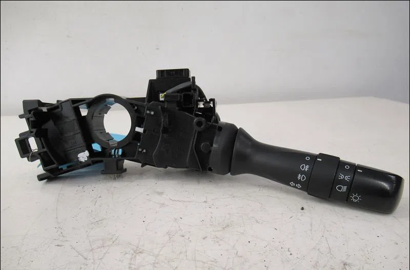 Commande eclairage Toyota AURIS (_E15_) 1.8 hybrid (zwe150_) (2010-2012) occasion — photo 2
