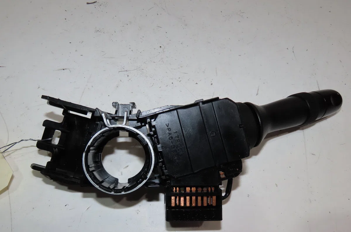Commande eclairage Toyota AYGO (_B1_) 1.0 (kgb10_) (2005-2014) 5 portes occasion — photo 2