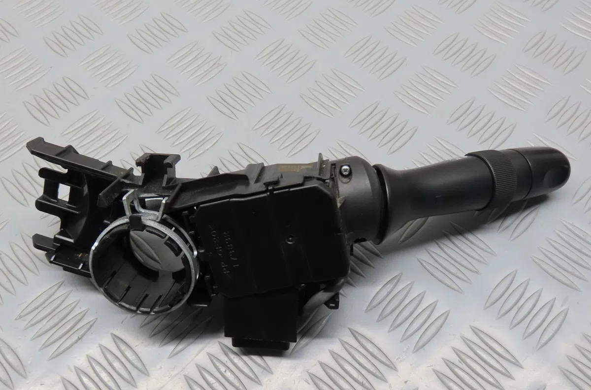 Commande eclairage Toyota RAV 4 III (_A3_) 2.2 d 4wd (ala30_) (2006-2012) occasion — photo 2