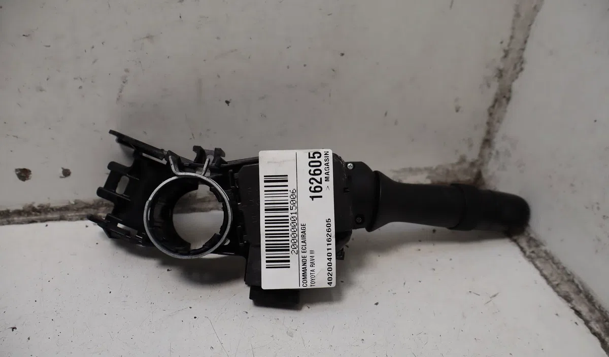 Commande eclairage Toyota RAV 4 III (_A3_) 2.2 d 4wd (ala30_) (2006-2012) occasion — photo 2