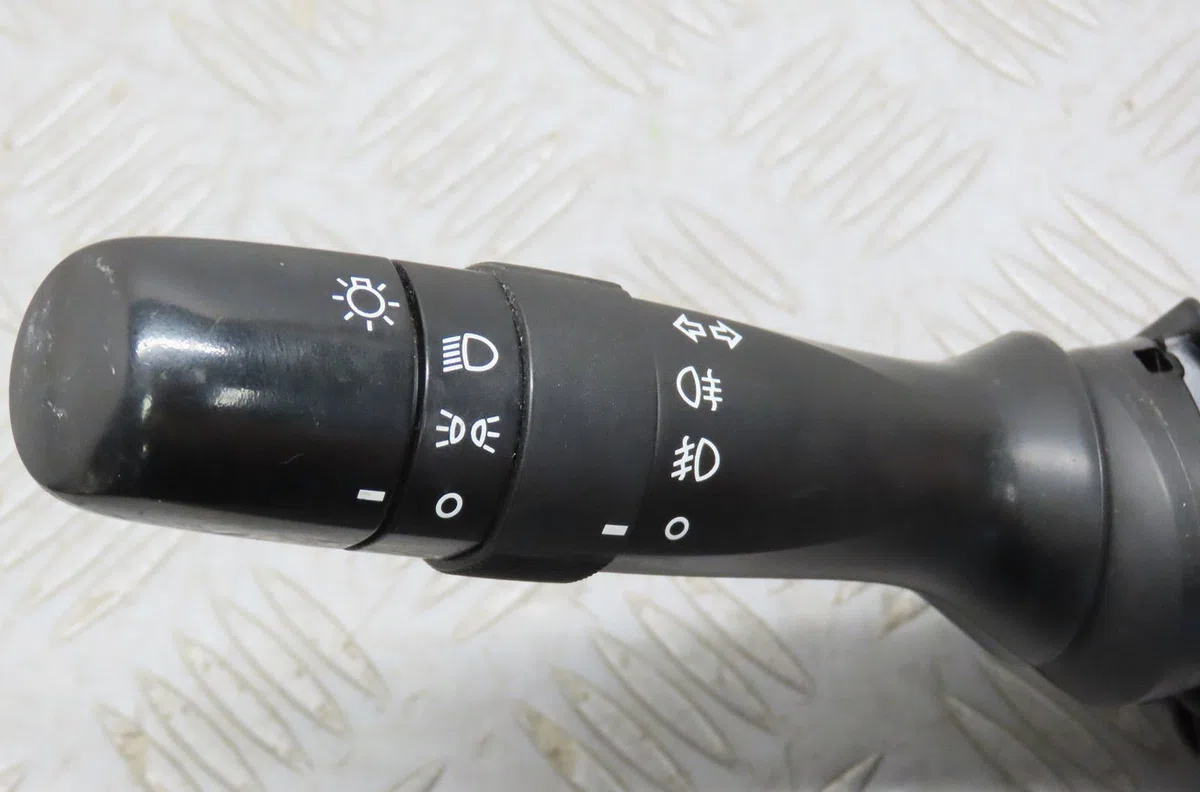 Commande eclairage Toyota YARIS (_P13_) 1.4 d (nlp130_) (2011) occasion — photo 4