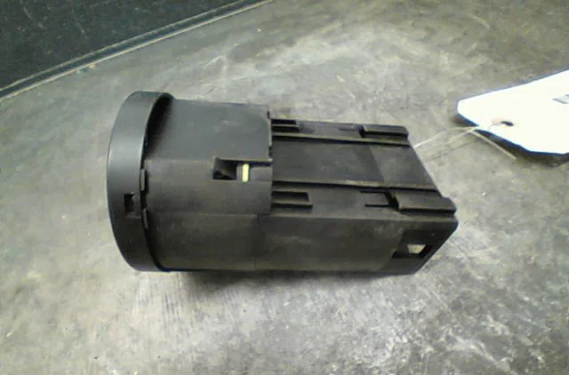 Commande eclairage VOLKSWAGEN BORA Phase 1 10-1998--12-2005 occasion — photo 2