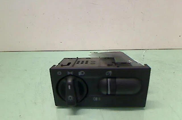 Commande eclairage VOLKSWAGEN GOLF III 1996 occasion — photo 3