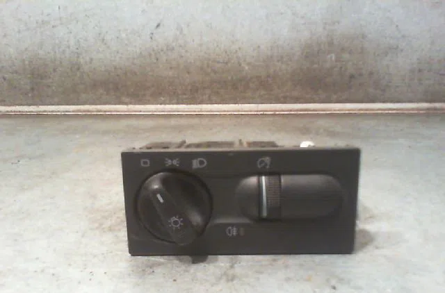 Commande eclairage VOLKSWAGEN GOLF III Phase 1 01-1992--12-1997 occasion — photo 3