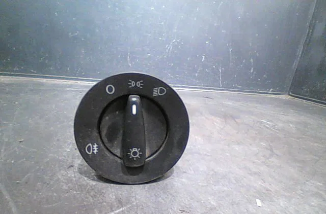 Commande eclairage Volkswagen GOLF IV (1J1) 1.9 tdi 4motion (2000-2005) occasion — photo 4
