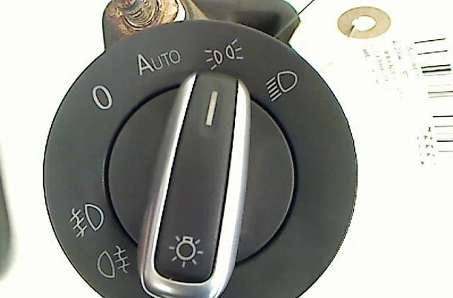 Commande eclairage Volkswagen GOLF VI (5K1) 2.0 tdi (2008-2013) 5 portes occasion — photo 4