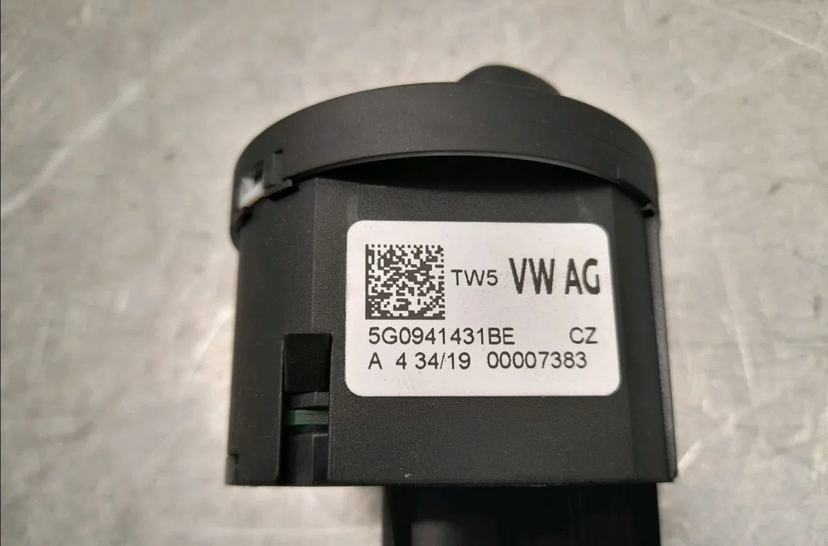 Commande eclairage Volkswagen GOLF VII (5G1, BQ1, BE1, BE2) 1.0 tsi (2015-2020) occasion — photo 2