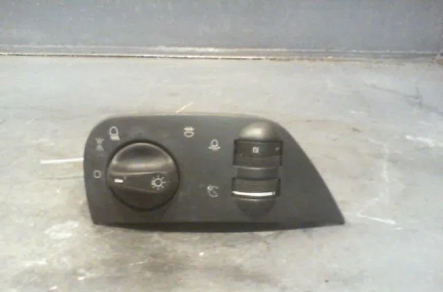 Commande eclairage VOLKSWAGEN POLO 1999 occasion — photo 3