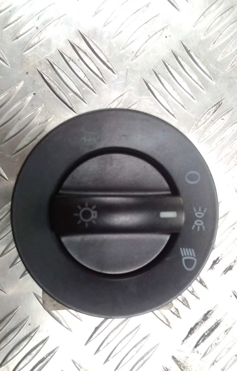 Commande eclairage Volkswagen POLO (9N_, 9A_) 1.2 12v (2001-2007) 5 portes occasion — photo 3