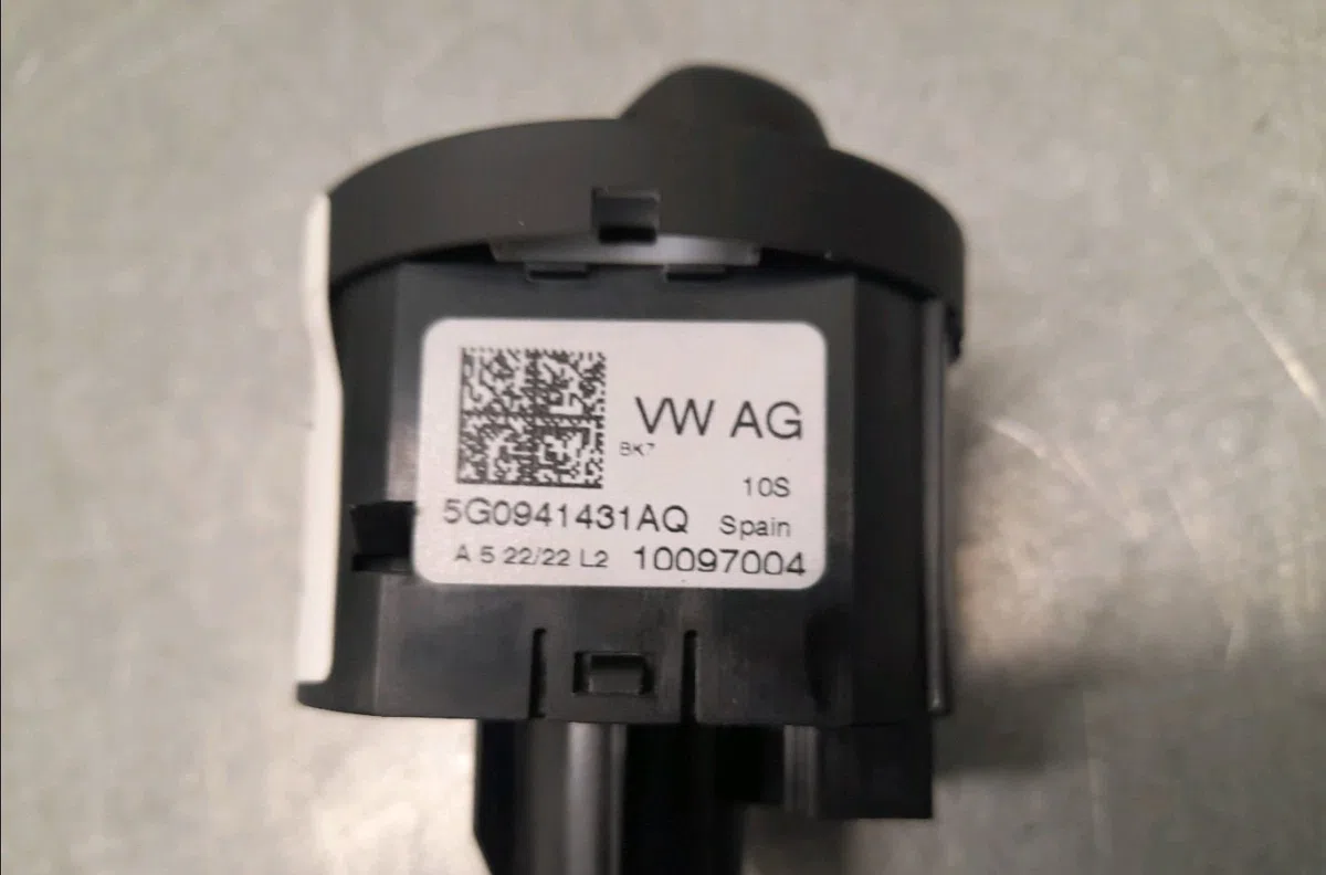Commande eclairage Volkswagen TAIGO (CS1) Liberty 200 (2006) occasion — photo 2