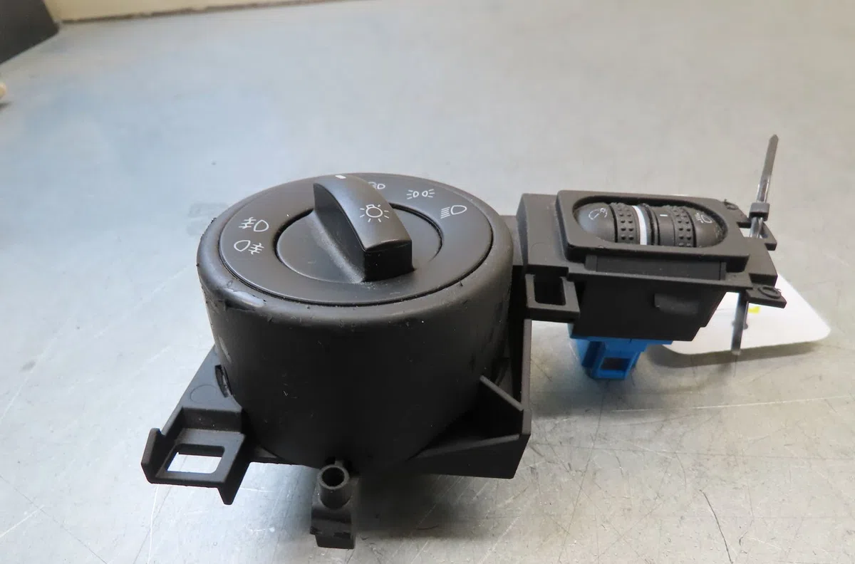 Commande eclairage VOLKSWAGEN TOUAREG occasion — photo 3