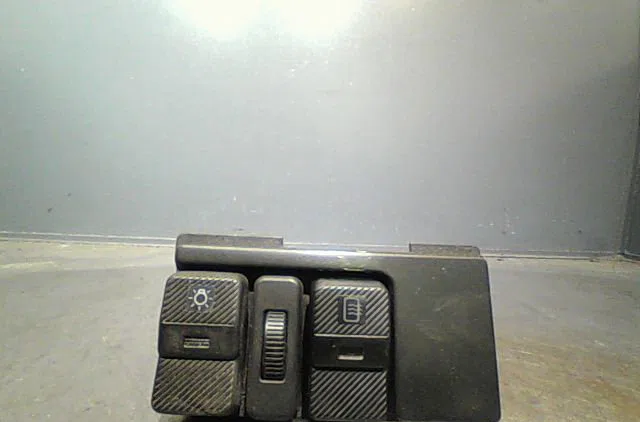 Commande eclairage Volkswagen TRANSPORTER IV Autobus-Autocar (70B, 70C, 7DB, 7DK, 70J, 70K 1.9 td (1992-2003) occasion — photo 3