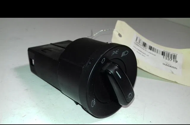 Commande eclairage Volkswagen UP! (121, 122, BL1, BL2, BL3, 123) 1.0 (2011-2020) 5 portes occasion — photo 2