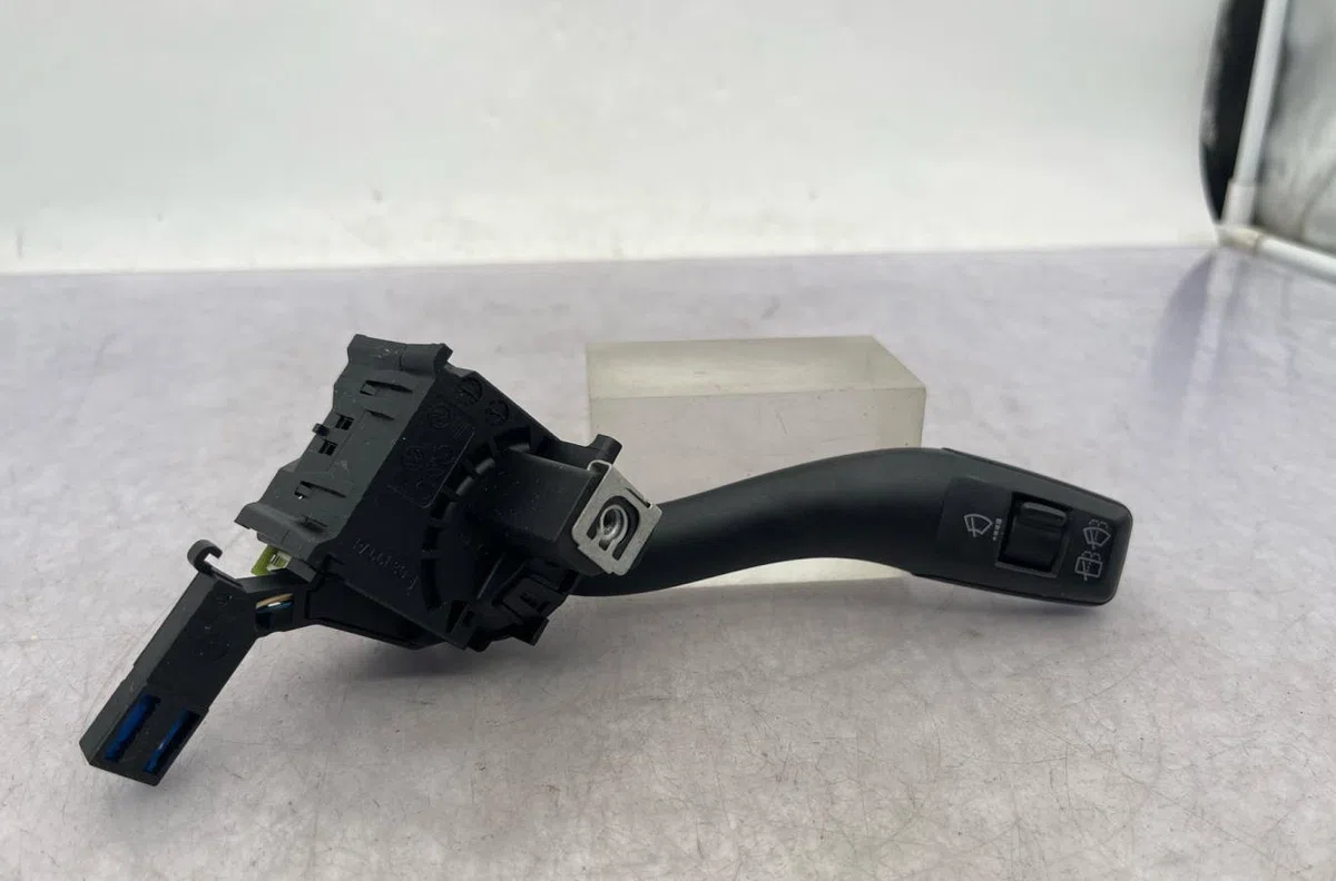 Commande essuie glace AUDI A3 2 SPORTBACK PHASE 1 occasion — photo 3