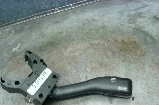 Commande essuie glace Audi A3 (8L1) 1.6 (1996-2003) occasion — photo 3