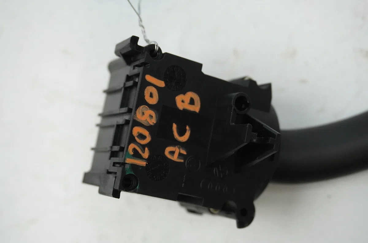 Commande essuie glace Audi A4 B6 (8E2) 2.5 tdi quattro (2000-2004) occasion — photo 2