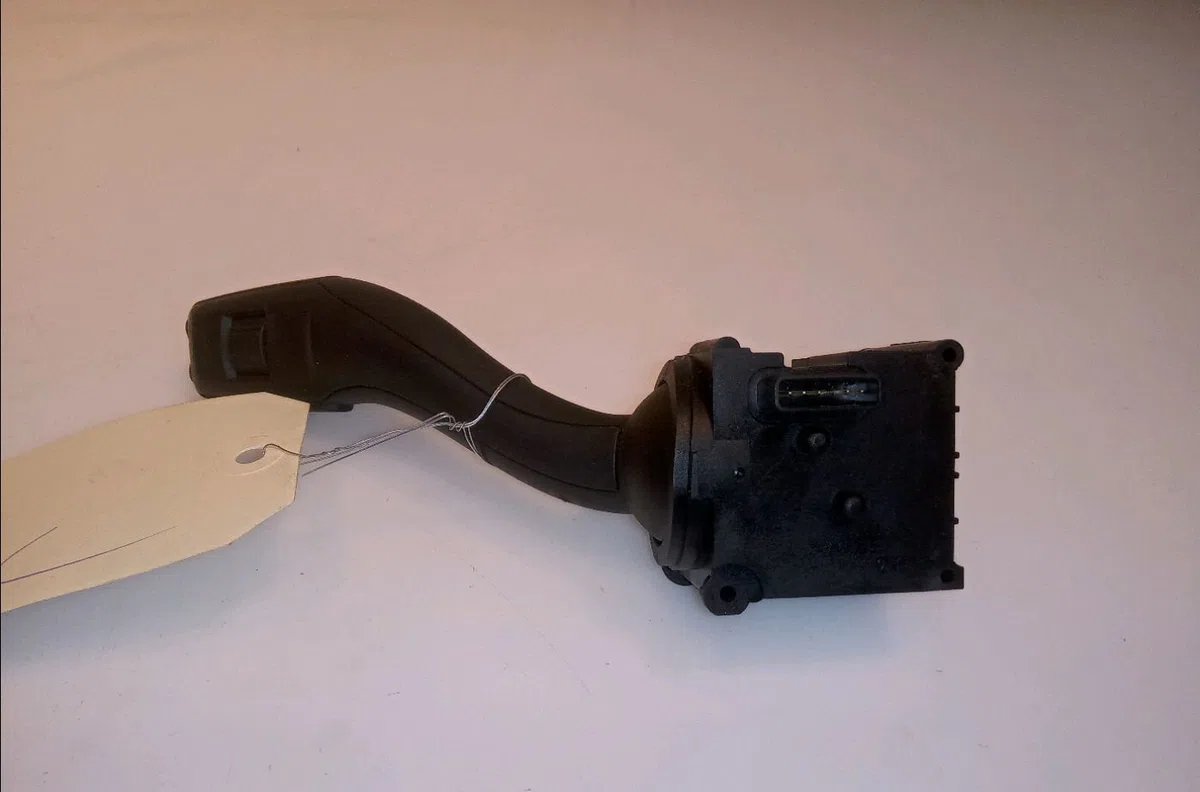 Commande essuie glace Audi A4 B6 (8E2) 2.5 tdi quattro (2000-2004) occasion — photo 2