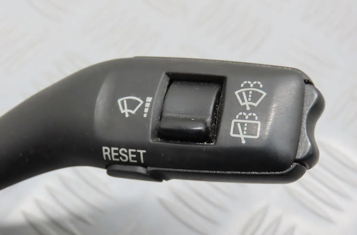 Commande essuie glace Audi A4 B6 Avant (8E5) 1.9 tdi (2001-2004) occasion — photo 2