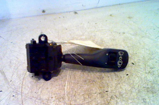Commande essuie glace Bmw 5 Touring (E39) 525 d (2000-2004) occasion — photo 2