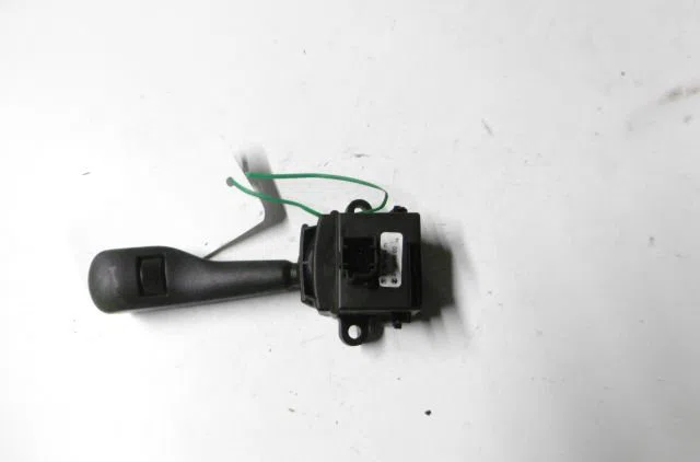 Commande essuie glace BMW SERIE 3 2002 occasion — photo 4