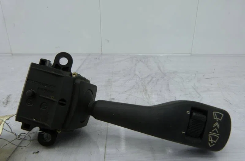 Commande essuie glace BMW SERIE 3 E46 PHASE 2 occasion — photo 4
