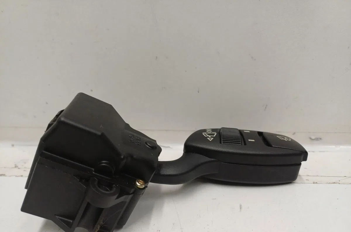 Commande essuie glace BMW SERIE 5 E60 PHASE 1 occasion